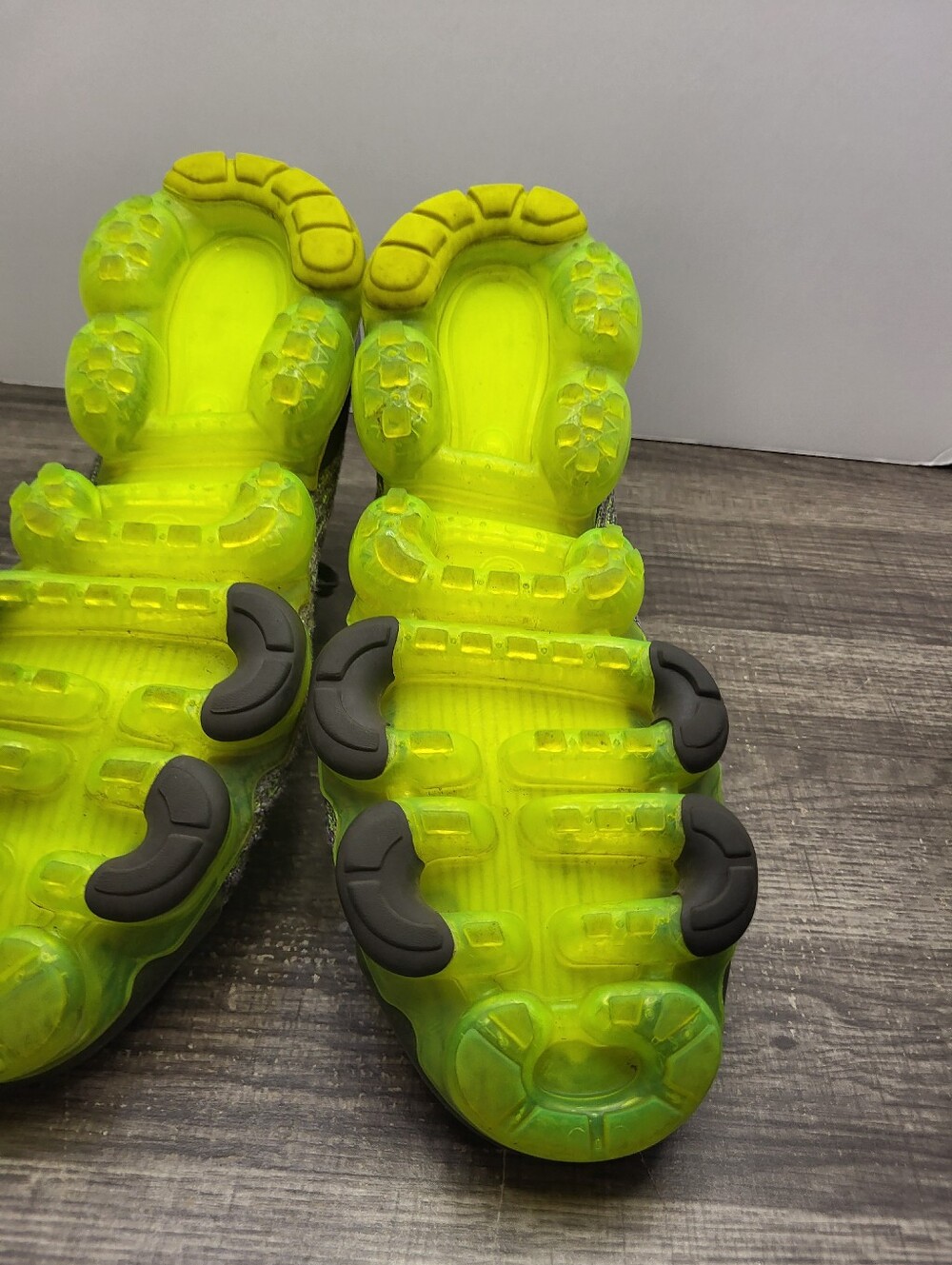Nike Air VaporMax Flyknit 3 Grey Volt AJ6900-009 Running Shoes Men's Size 10 - Picture 8 of 10